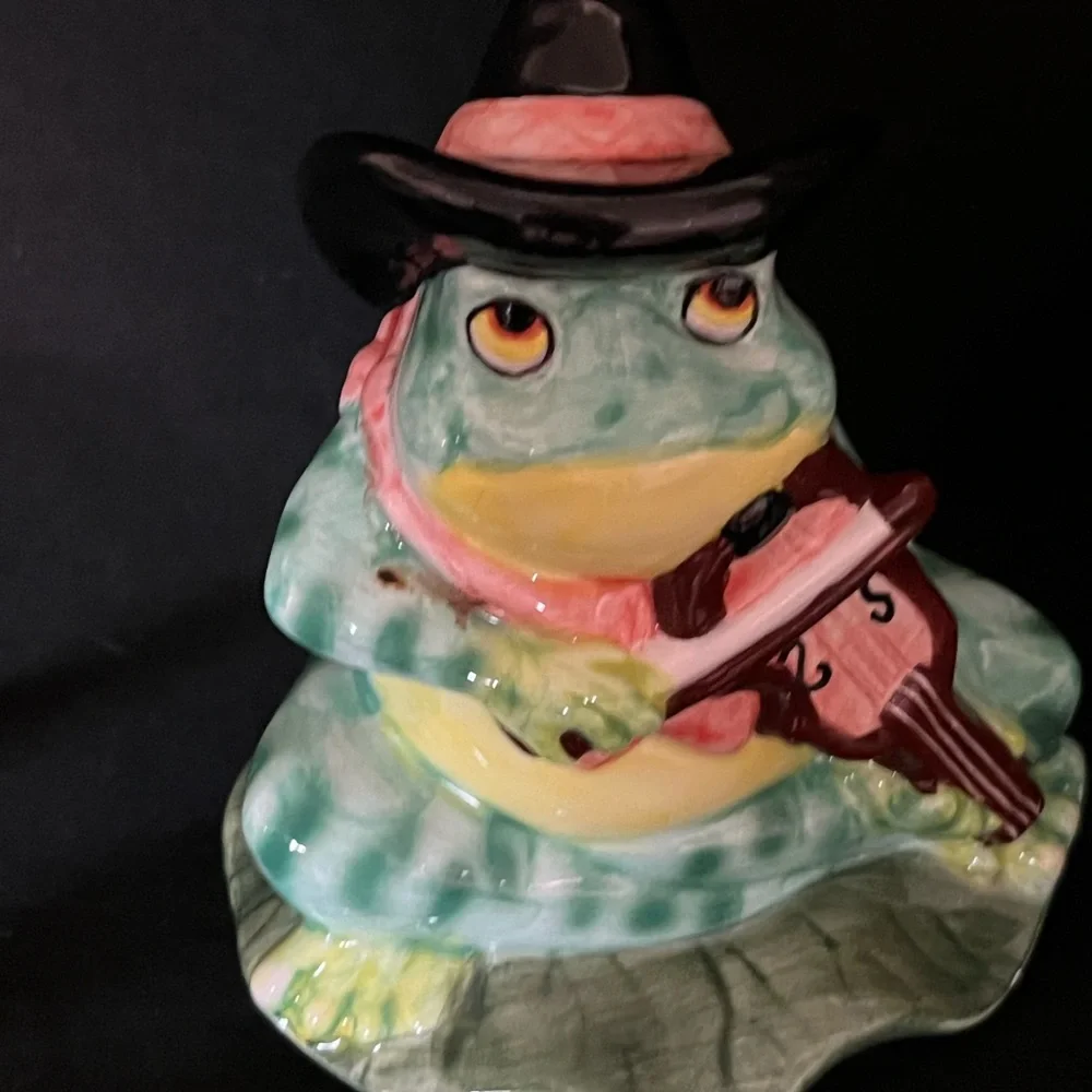 Charming Frog Musician salt and pepper shakers- Green and Black